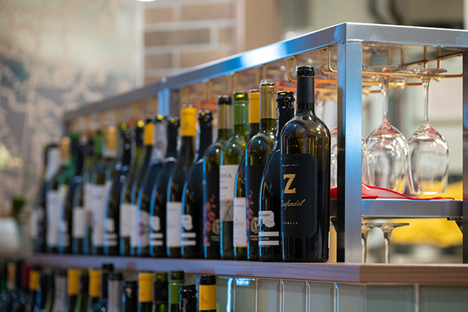 豊富なワインリストでお客様をおもてなし