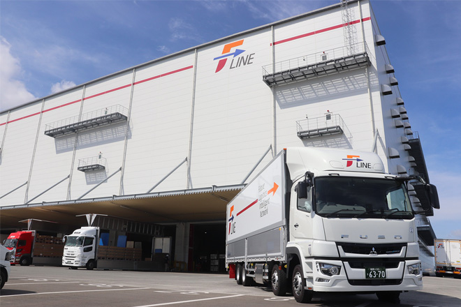 F-LINE様物流センターと車両のイメージ画像