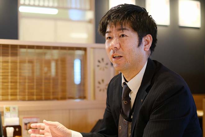 ダスキングループ　株式会社かつアンドかつ 運営部長　柴田 憲利氏のイメージ