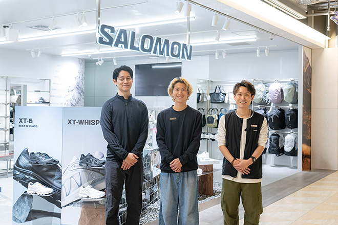 山﨑マネージャーとサロモン販売スタッフの皆さんイメージ画像