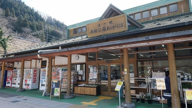 「レーン型セルフ」の導入により、レジ待ちの行列を解消　スタッフの負担軽減が、質の高い接客と顧客満足度向上を実現　～新チェックアウトシステム導入事例～ イメージ