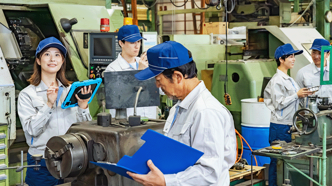 製造業の作業イメージ画像