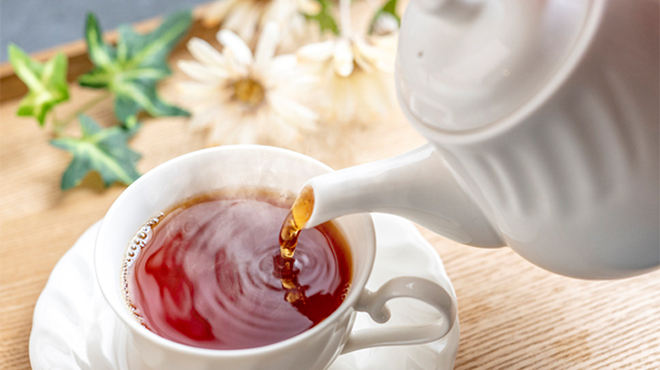 ティーポットとティーカップのイメージ画像