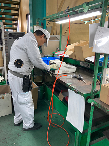 手分解作業によるリサイクル工程