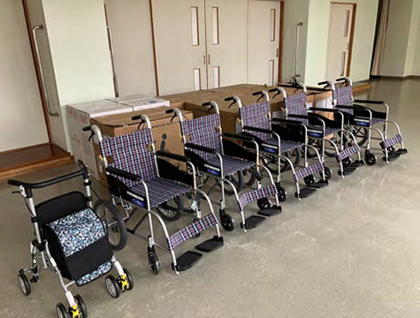 石川県珠洲市役所への寄贈品（車椅子・歩行車）