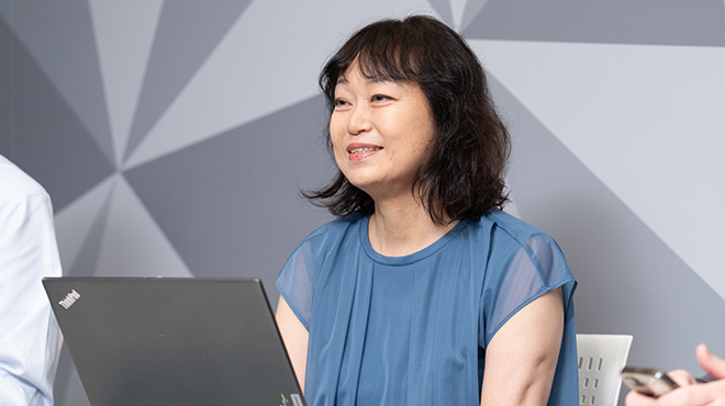 笑顔で説明する宮坂氏。