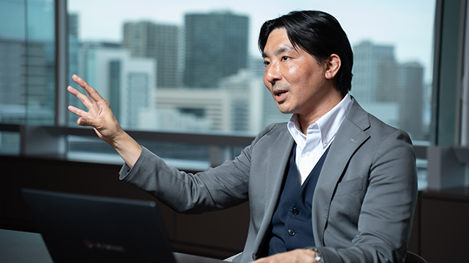 より良い商品づくりを進めていくことの重要性を説明する櫻井氏