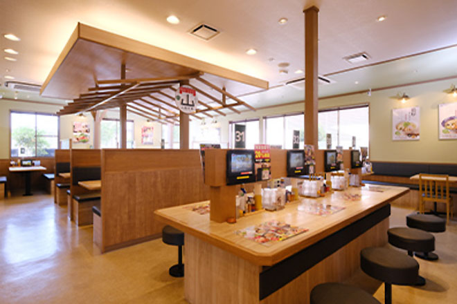 山田太郎店内の広いイメージ