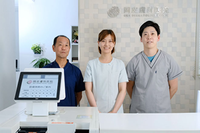 岡理事長と看護師の山﨑さん、岡院長のイメージ