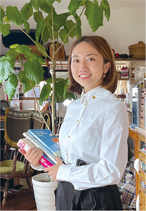 カメラ目線の笑顔