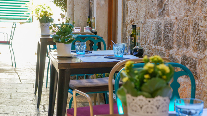 一等エリアの二流立地のカフェのイメージ画像