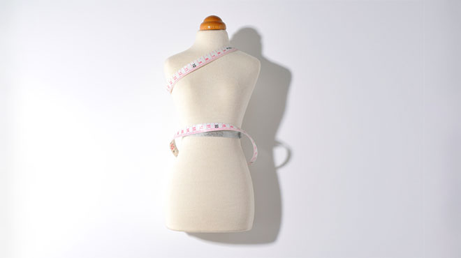 トルソに巻き付くメジャーのイメージ画像