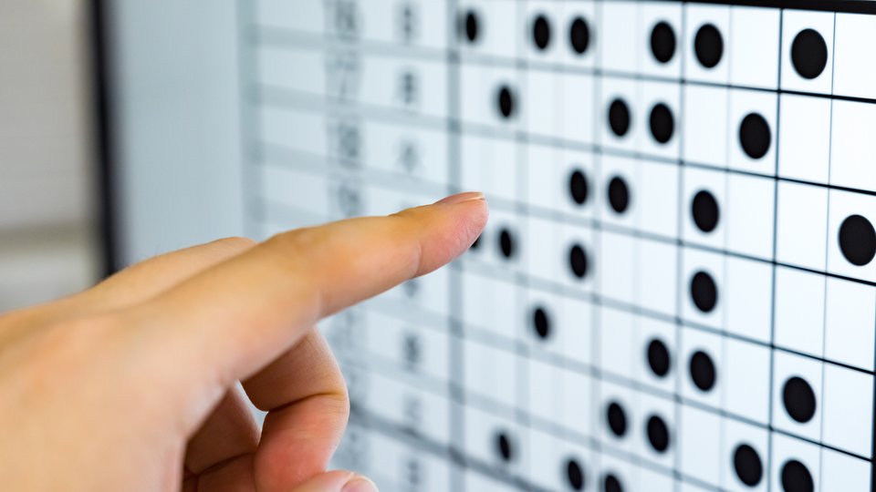 「人に頼らない管理システム 」をイメージした画像