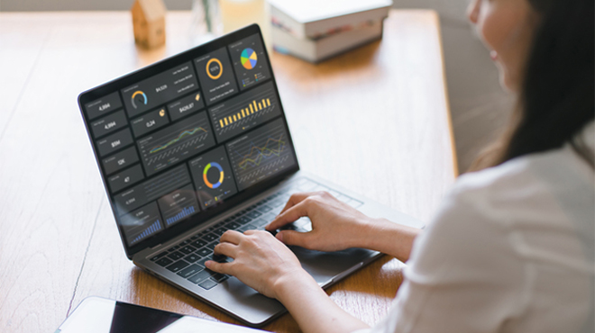 ノートパソコンのイメージ画像